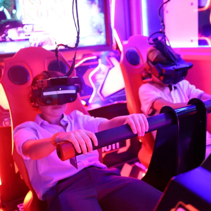 ATTRACTIONS 5 Virtual Reality at Fun Dimension Miami